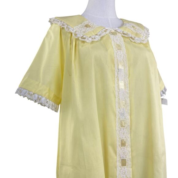 Vintage 60s Smart Time Sunny Yellow Lacy Grandma Housecoat Robe Women's Size 18 - Picture 2 of 10